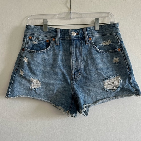 Madewell Pants - Madewell Relaxed Distressed Rolled Hem Denim Shorts size 26 EUC